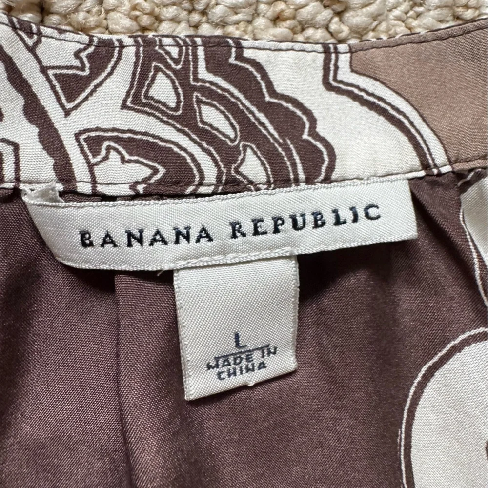 Banana Republic Brown and Off White Paisley Silk Short Sleeve Blouse Top